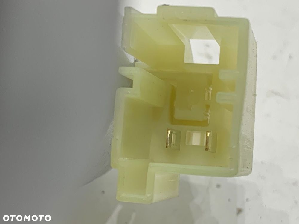 SIŁOWNIK KLAPY BAGAŻNIKA PRAWY  AUDI A4 B9 Avant (8W5, 8WD) 2015 - 2025 35 TFSI Mild Hybrid 110 kW - 4