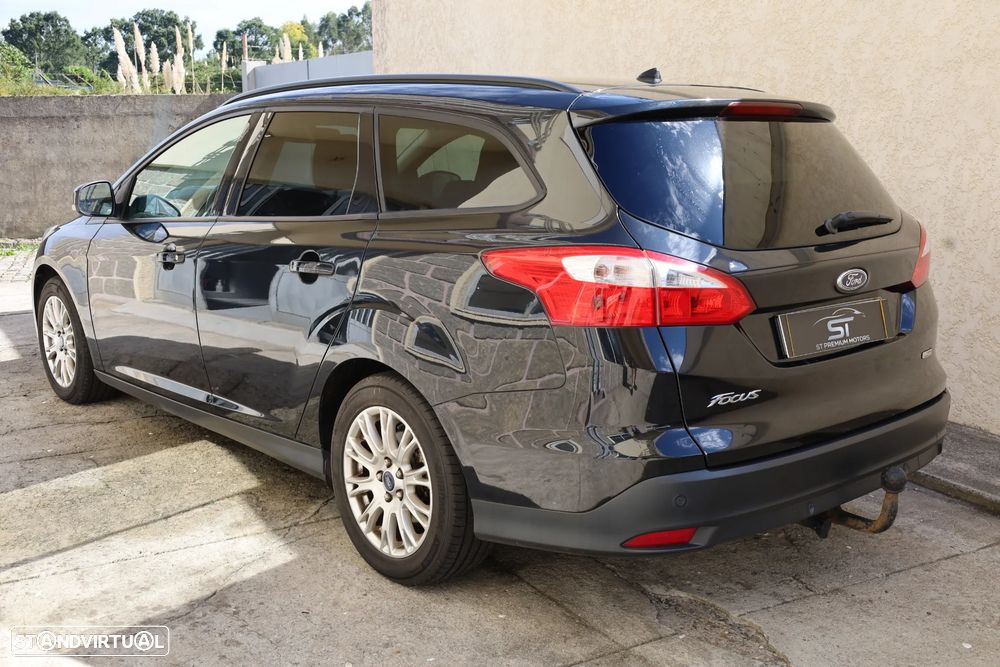 Ford Focus 1.0 EcoBoost S&S Champions Edition - 19