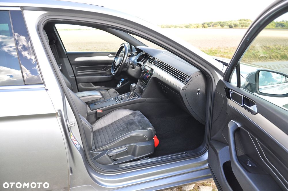 Volkswagen Passat 2.0 TDI EVO Elegance DSG - 22
