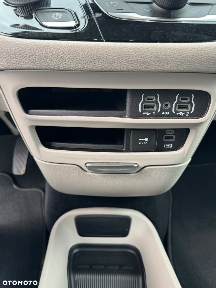 Chrysler Pacifica - 30