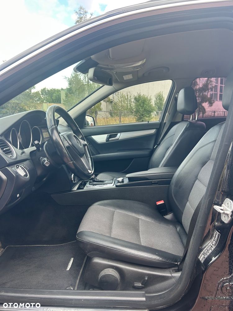 Mercedes-Benz Klasa C 180 BlueEFFICIENCY 7G-TRONIC Avantgarde - 9