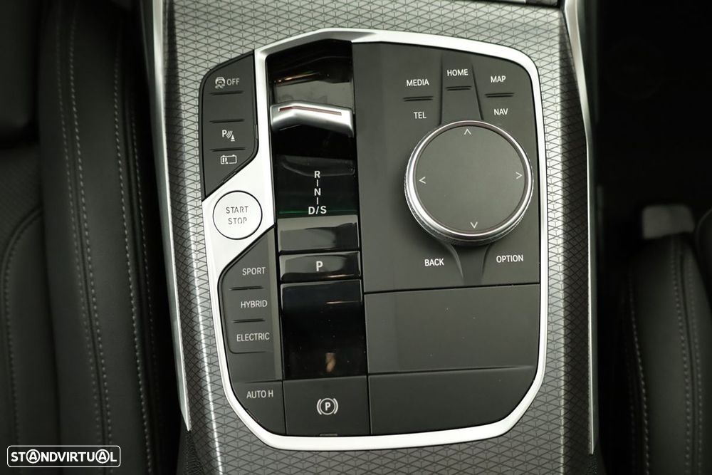 BMW 330 e Edição Desportiva M Auto - 14
