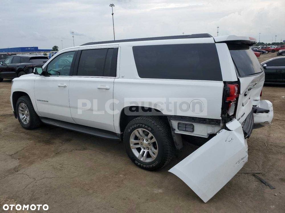 Chevrolet Suburban - 28