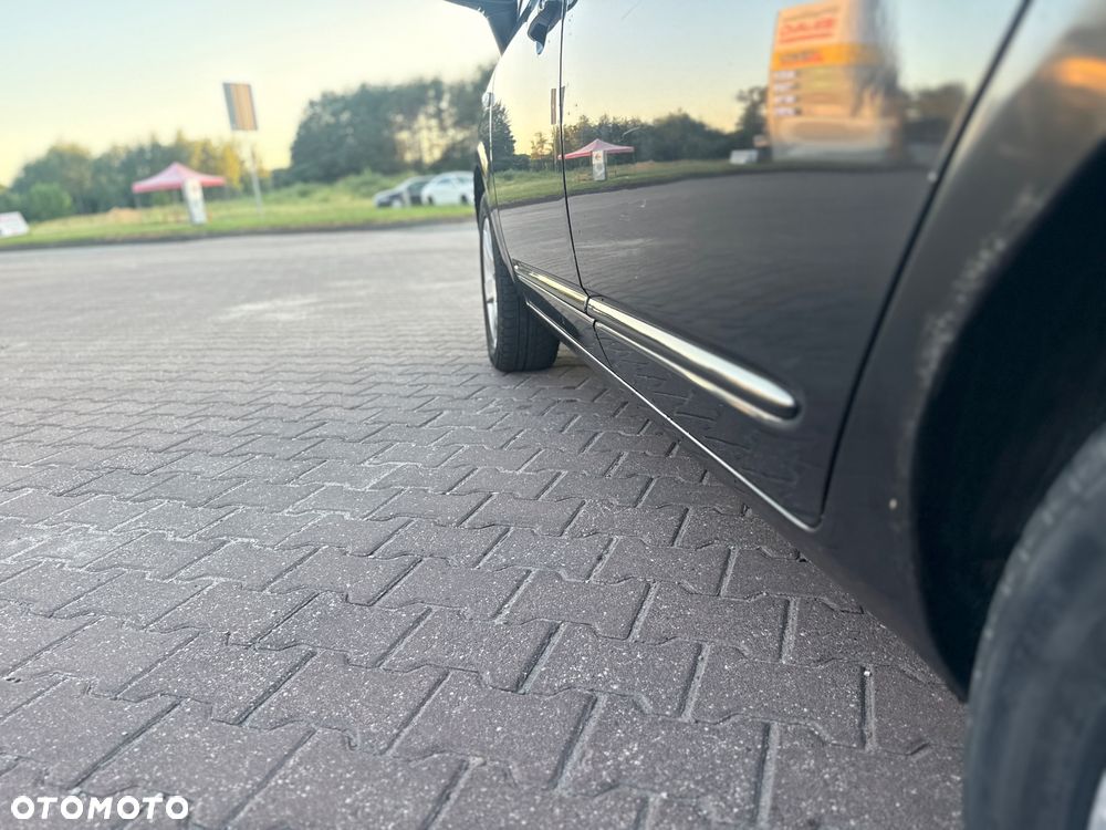 Kia Carens 2.0 CRDi Freedom - 28