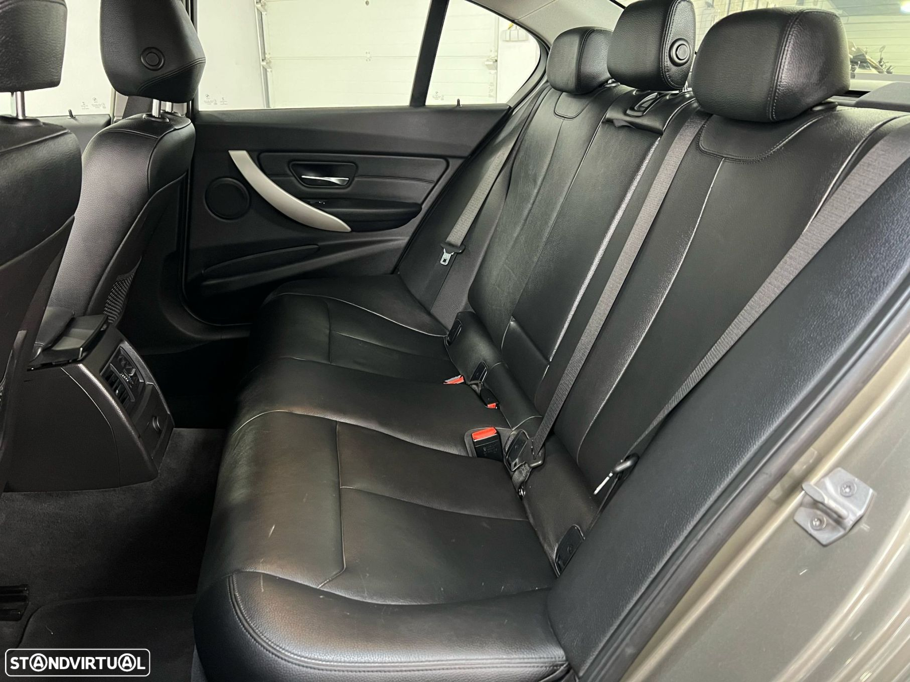 BMW 330 e iPerformance Advantage - 7