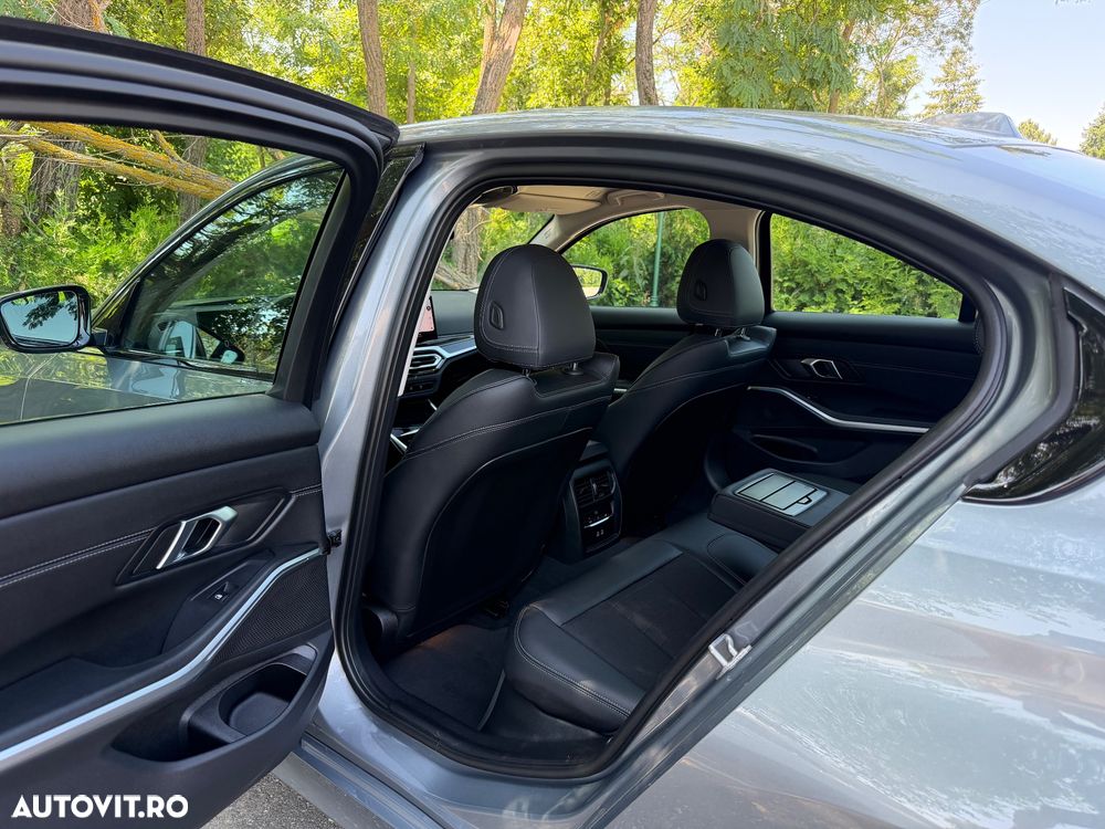 BMW Seria 3 320i xDrive AT - 8