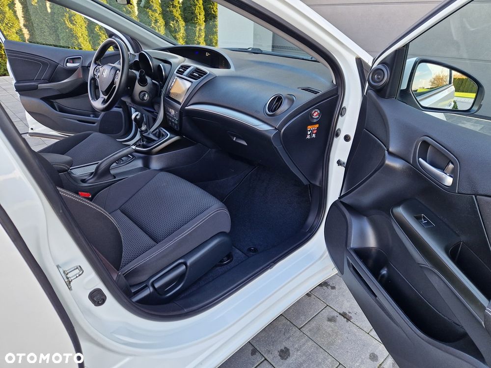 Honda Civic 1.8 i-VTEC Executive Black Edition - 21