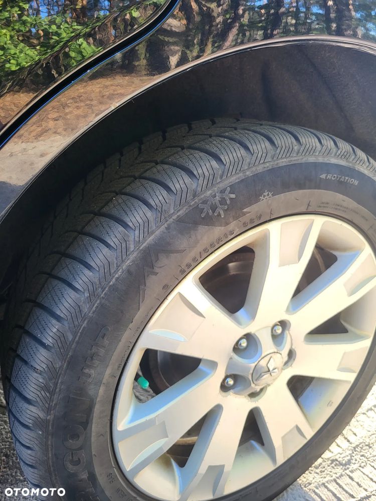 Mitsubishi Outlander 2.0 DID Instyle NAVI - 14