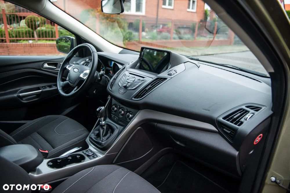 Ford Kuga 2.0 TDCi 2x4 Titanium - 27