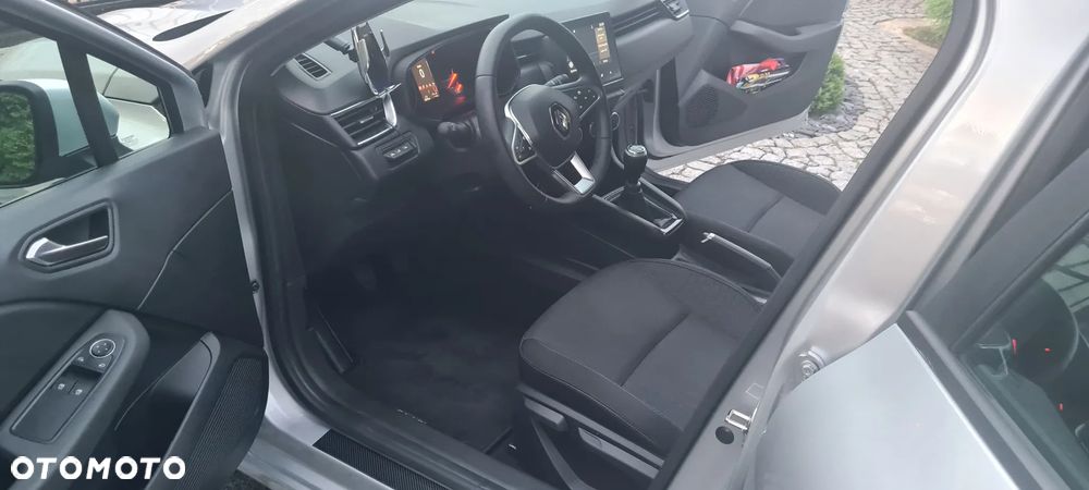 Renault Clio - 6