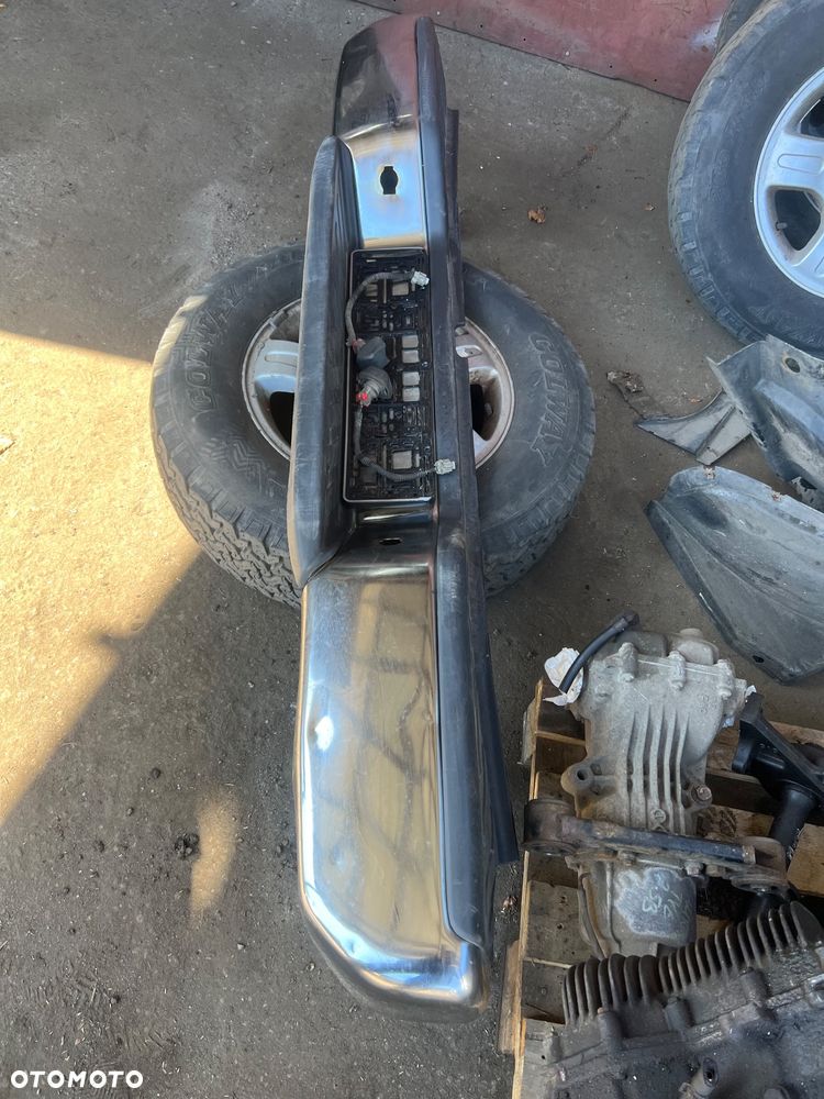 Zderzak tylny Nissan Navara d40