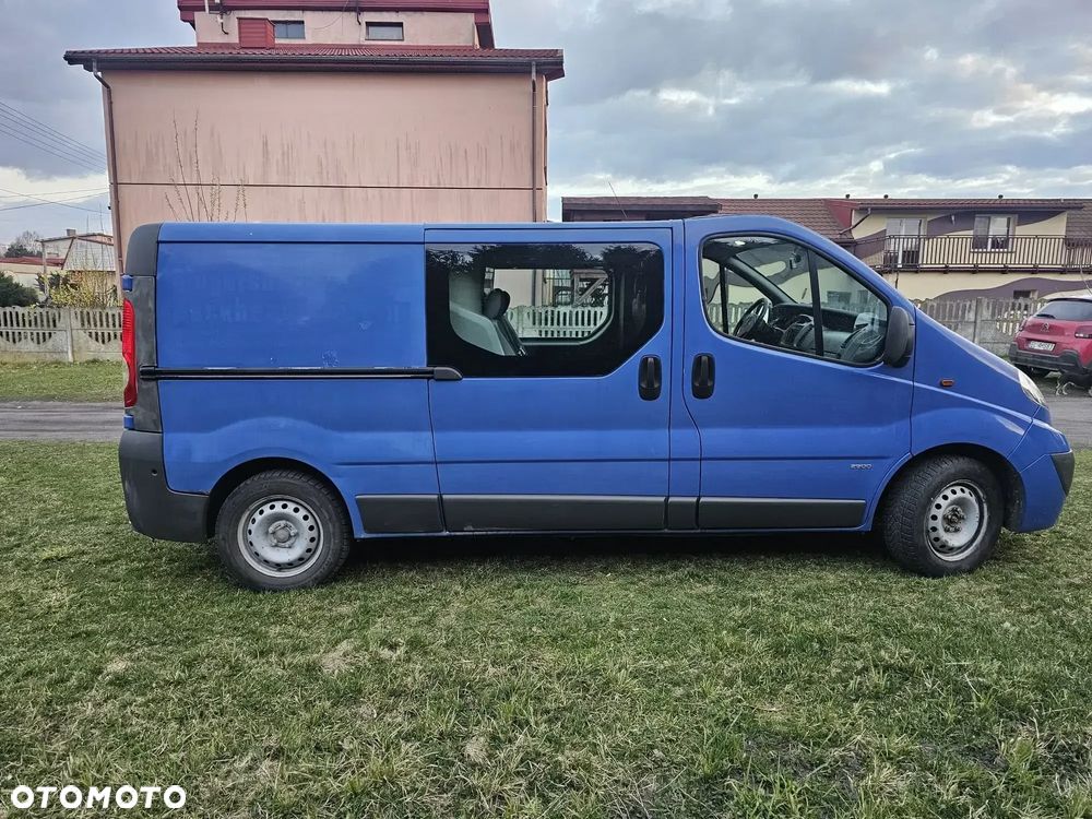 Opel Vivaro - 1