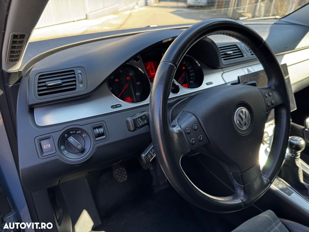 Volkswagen Passat 2.0 TDI Highline - 9