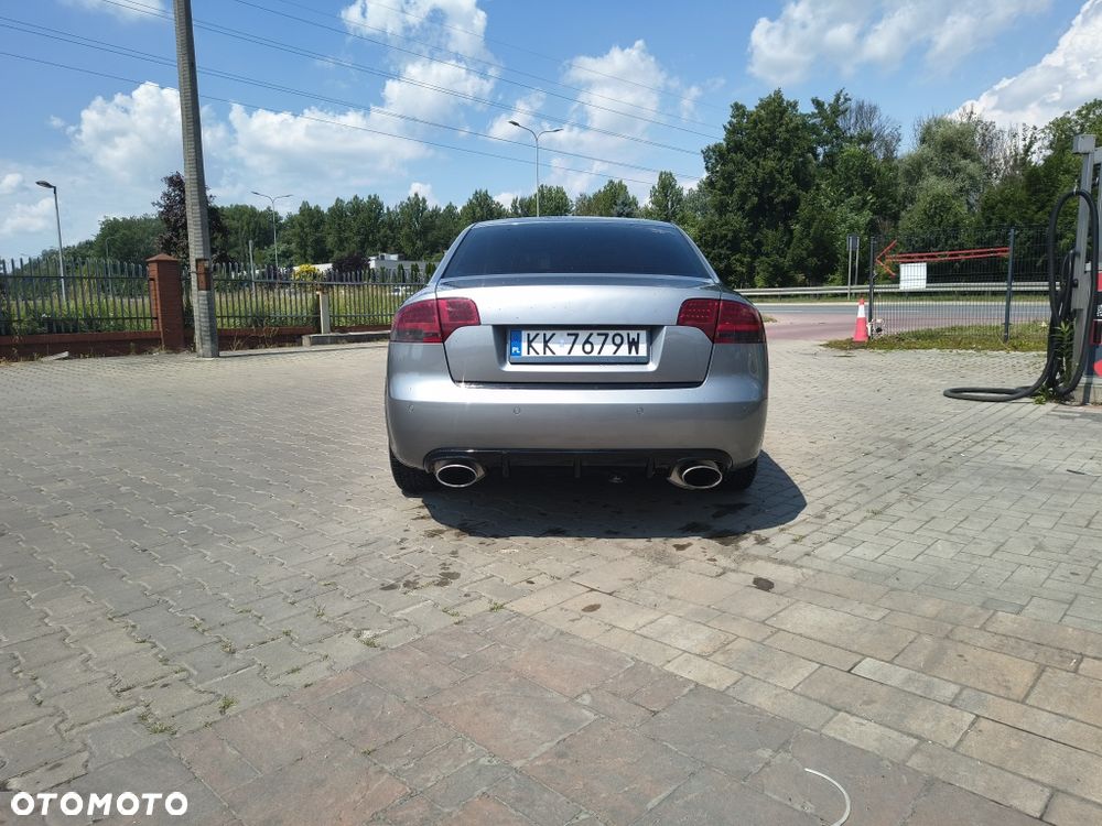 Audi A4 Limousine - 5