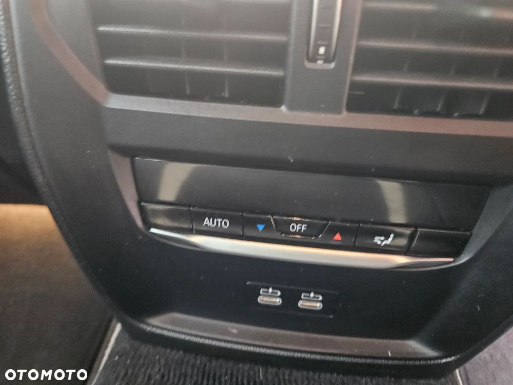 BMW Seria 3 320d xDrive M Sport Shadow - 25