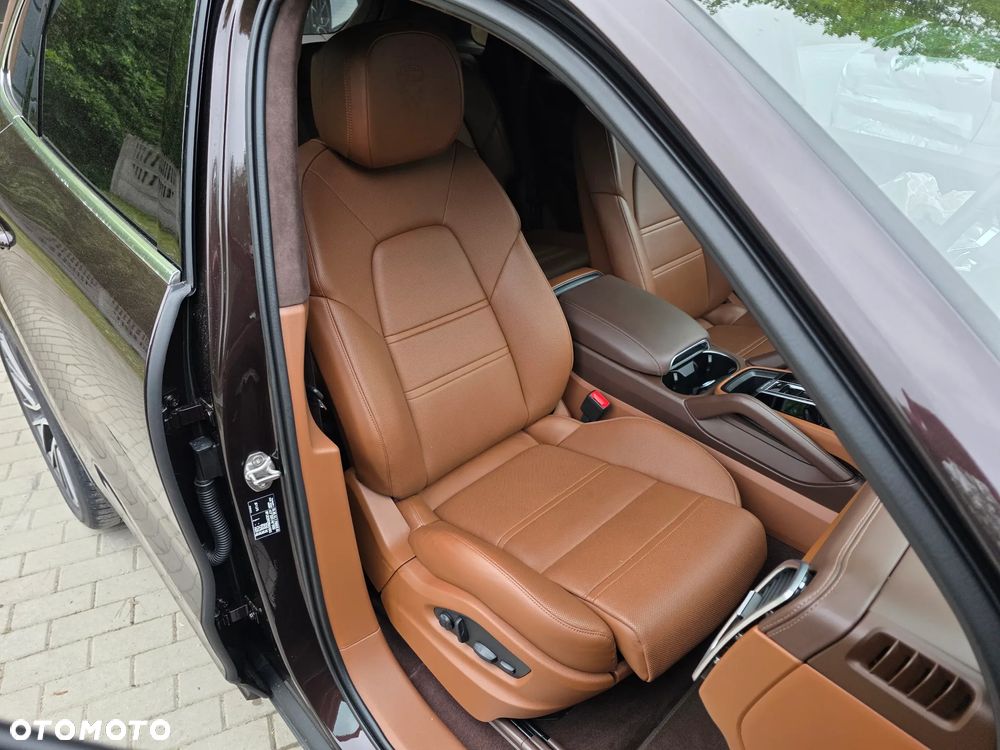 Porsche Cayenne E-Hybrid Platinum Edition - 16