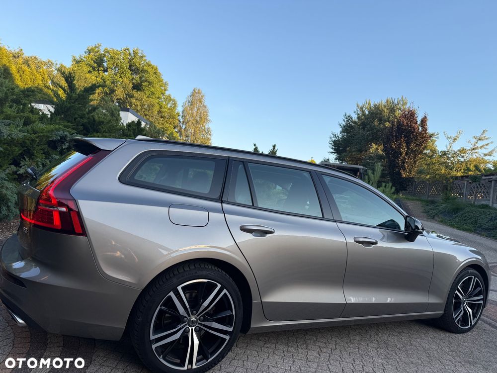 Volvo V60 B3 B DKG Momentum Pro - 4