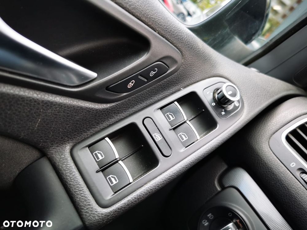 Volkswagen Golf 1.6 TDI DPF Style - 18