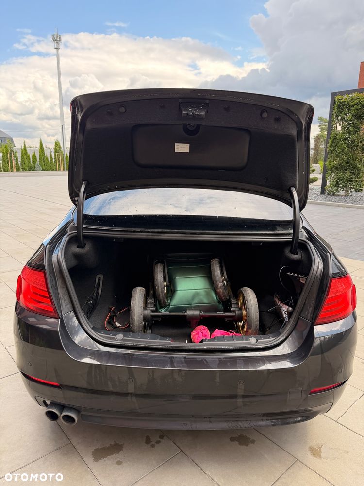 BMW Seria 5 530d xDrive - 11
