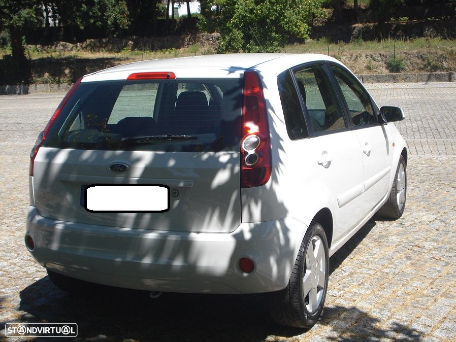 Ford Fiesta 1.4 TDCI Trend - 13