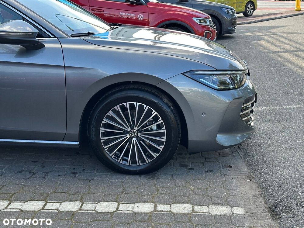 Volkswagen Passat - 4