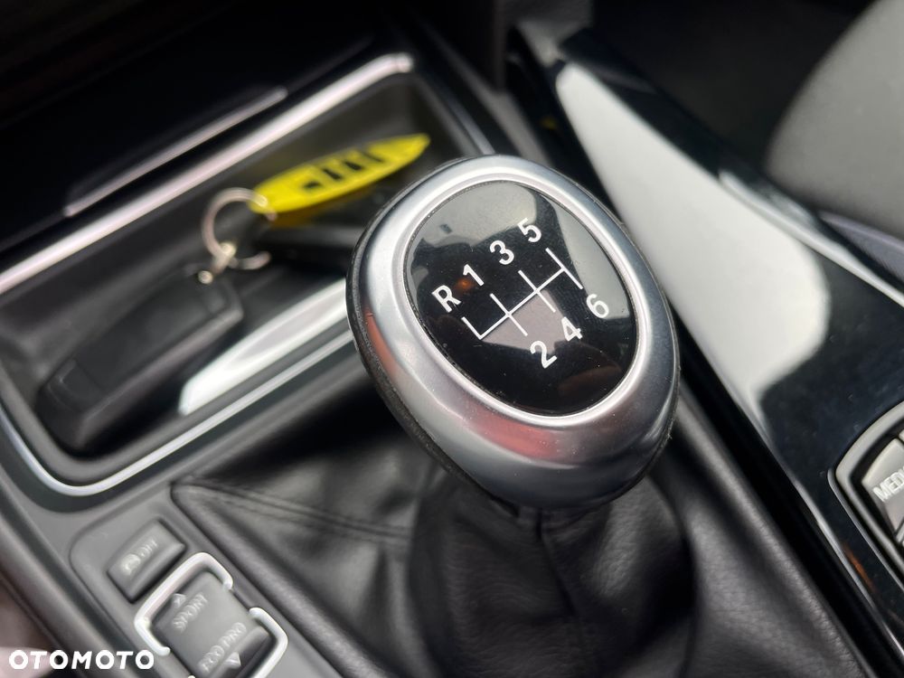BMW Seria 3 318d DPF Edition Sport - 30