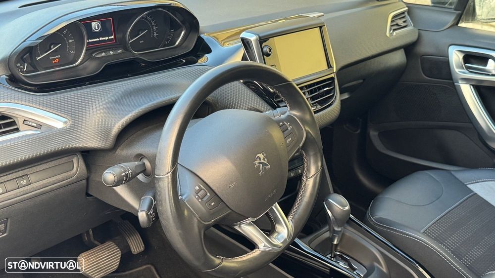 Peugeot 2008 1.2 PureTech Allure EAT6 - 19