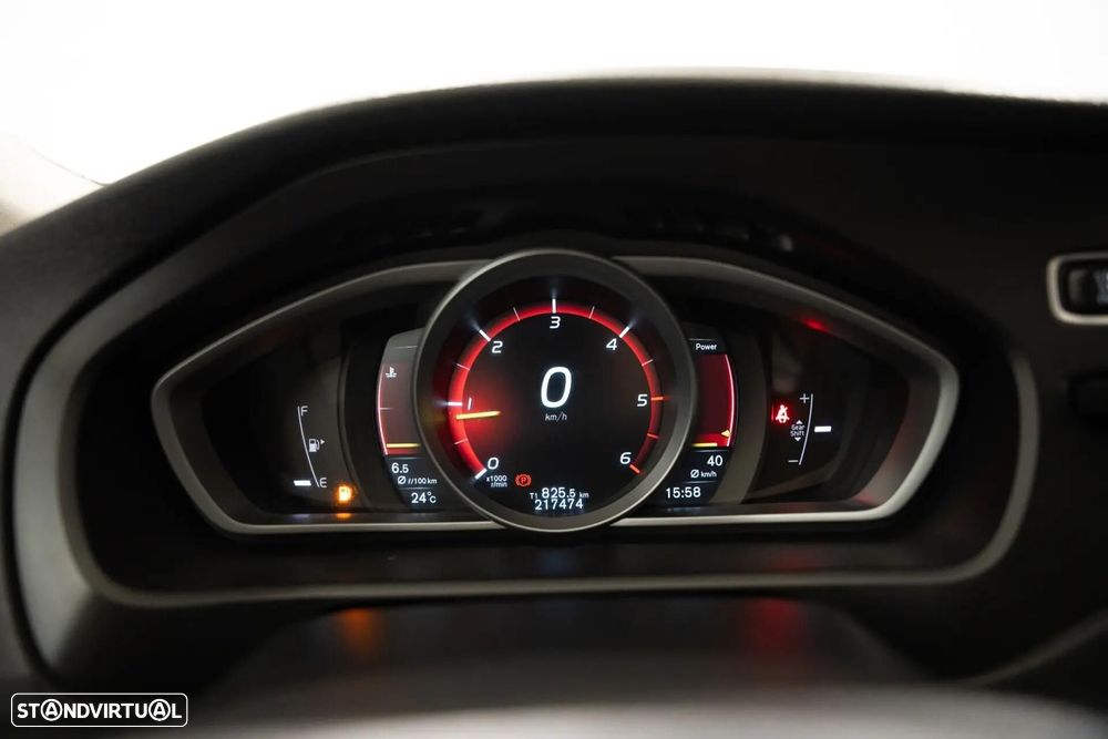 Volvo V40 Cross Country 2.0 D2 Momentum - 24