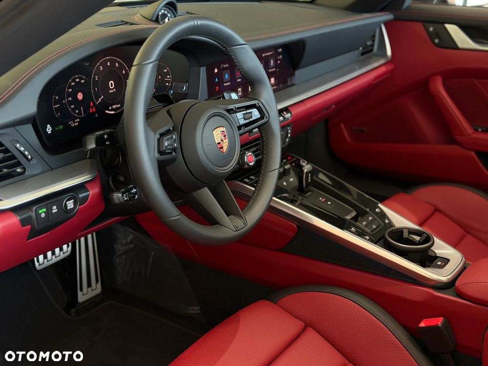 Porsche 911 Carrera 4S - 27