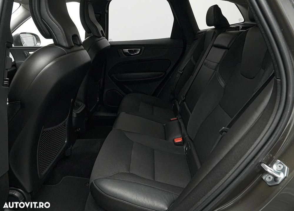 Volvo XC 60 D3 Momentum Pro - 17