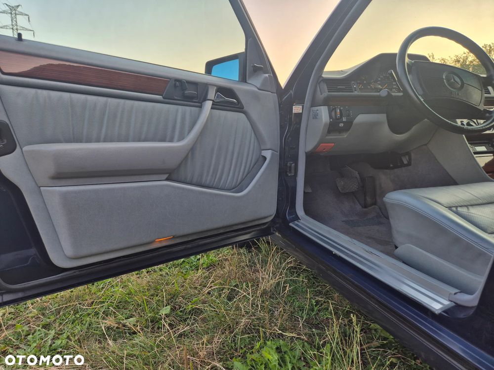Mercedes-Benz W124 (1984-1993) - 25
