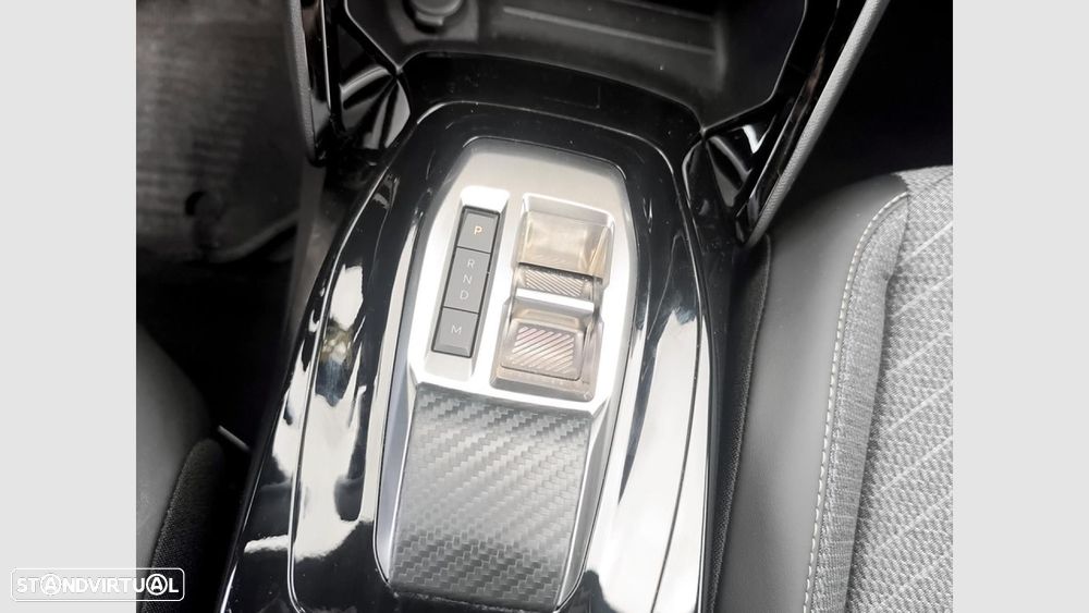 Peugeot 2008 1.2 Hybrid Allure e-DCS6 - 23