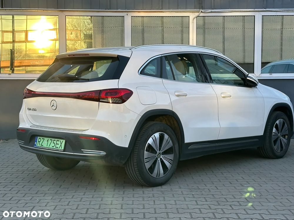 Mercedes-Benz EQA 250 66.5kWh Progressive - 3