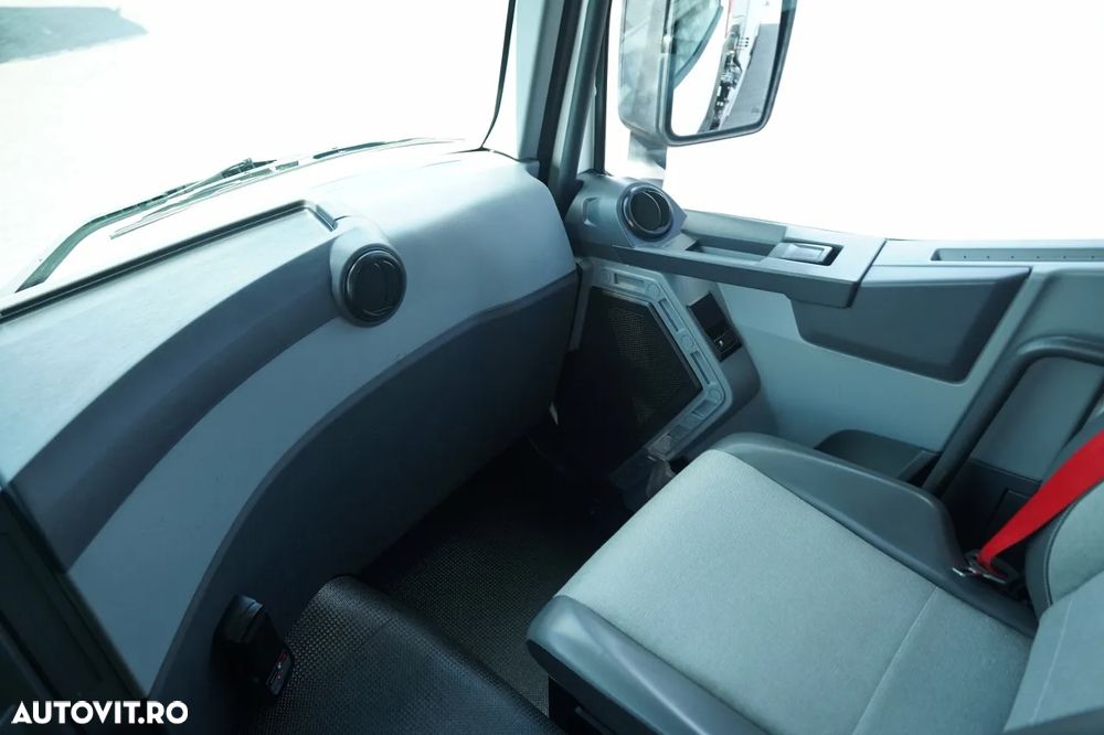 Renault C 380 / 6x4 / CAROSERIE LIVRARE 6,8 m / + HDS HIAB 244 EP-5 / ATINGERE: 15 M / MAX 8.400 KG / MANUALĂ / EURO 6 - 32
