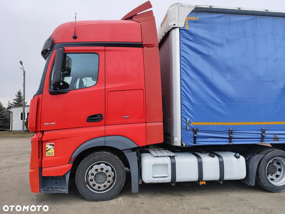 Mercedes-Benz ACTROS - 3