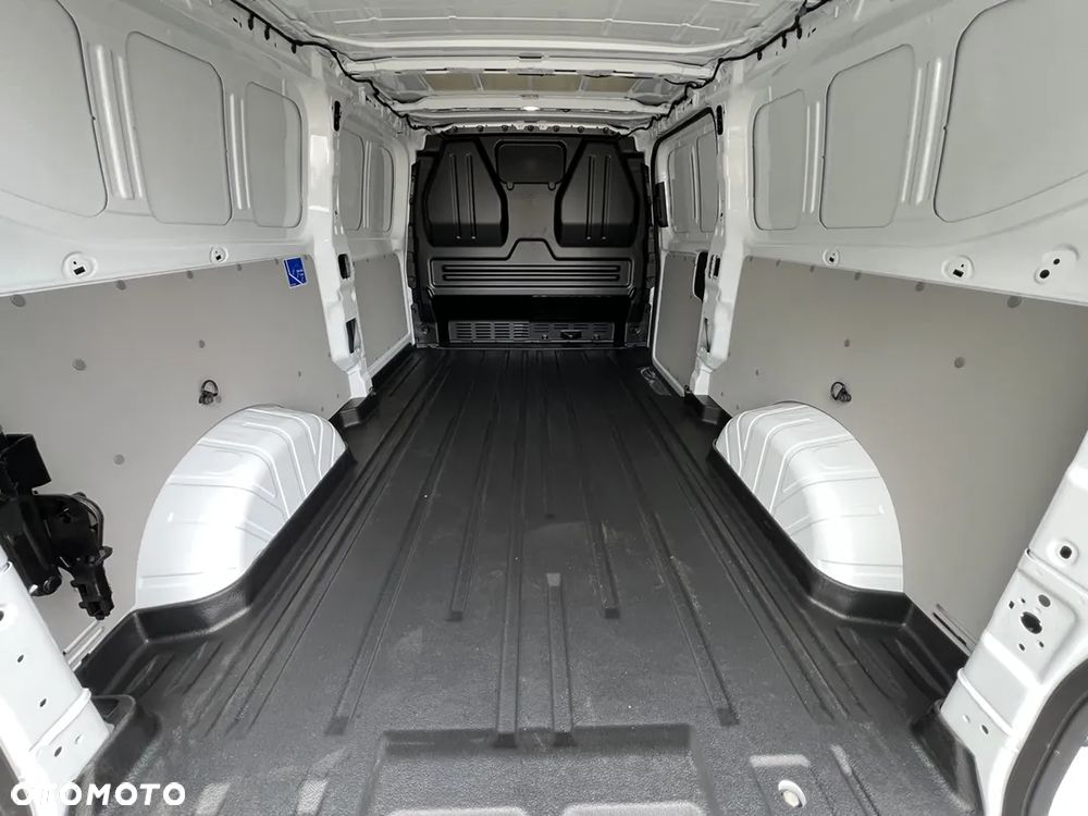 Volkswagen Transporter - 5