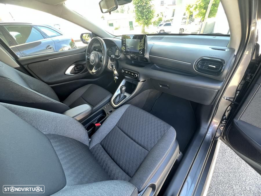 Toyota Yaris 1.5 HDF Comfort Plus - 23