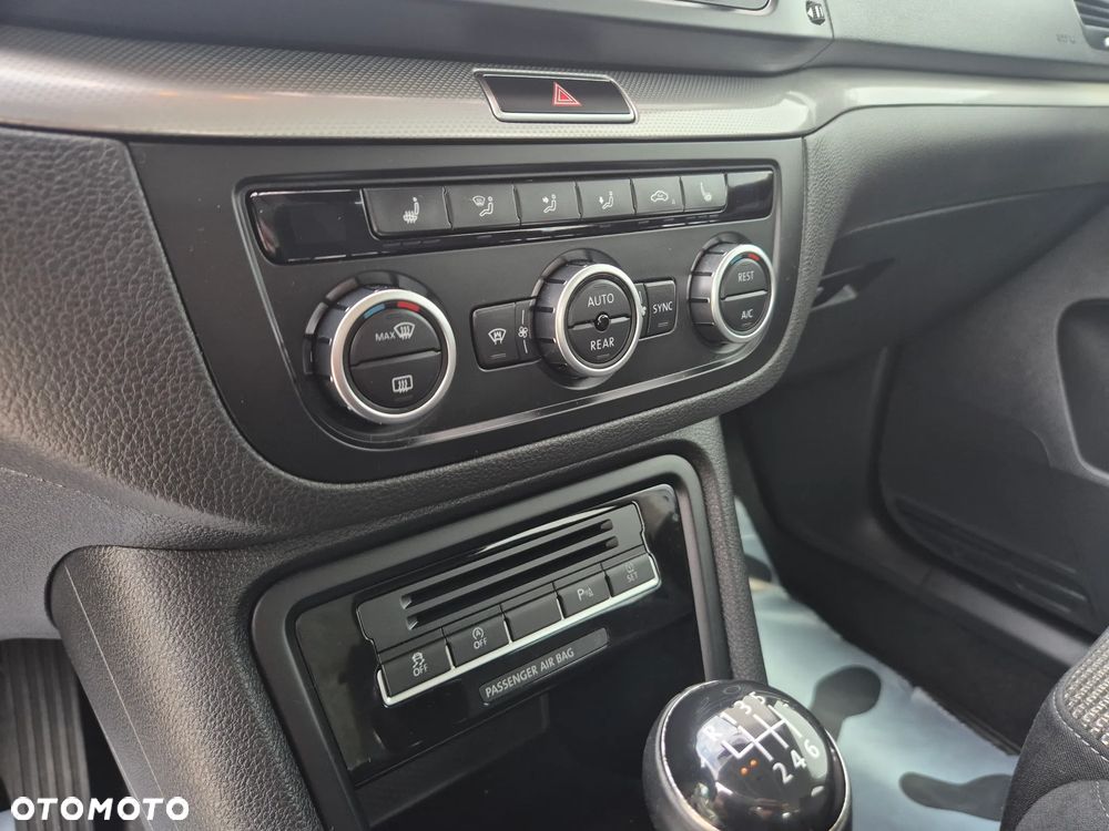 Volkswagen Sharan 2.0 TDI DPF BlueMotion Comfortline - 14