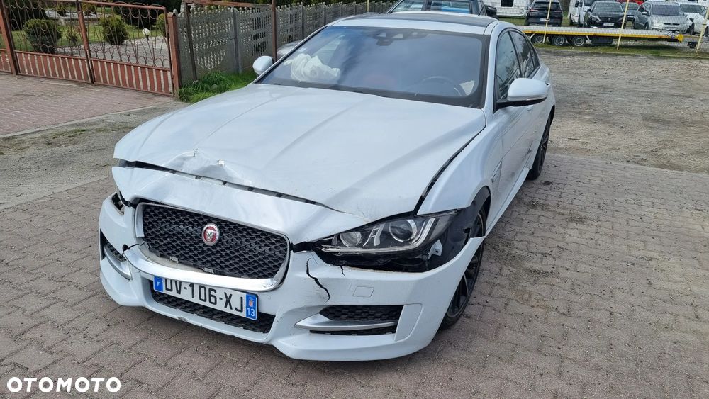 Jaguar XE 20d R-Sport Ingenium Edition - 16