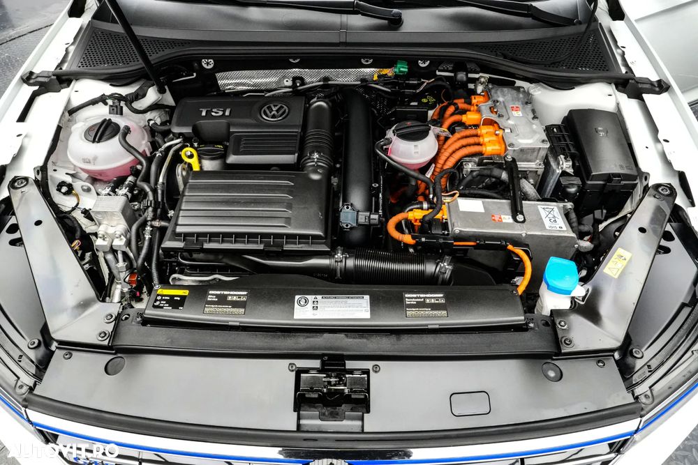 Volkswagen Passat GTE - 23