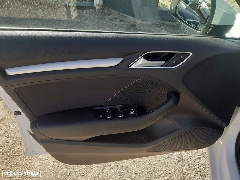 Audi A3 Sportback 1.6 TDI Advance Ultra - 12