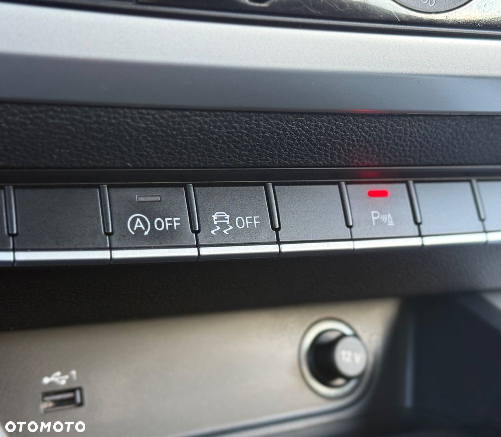 Audi A4 Avant 2.0 TDI ultra S tronic sport - 26