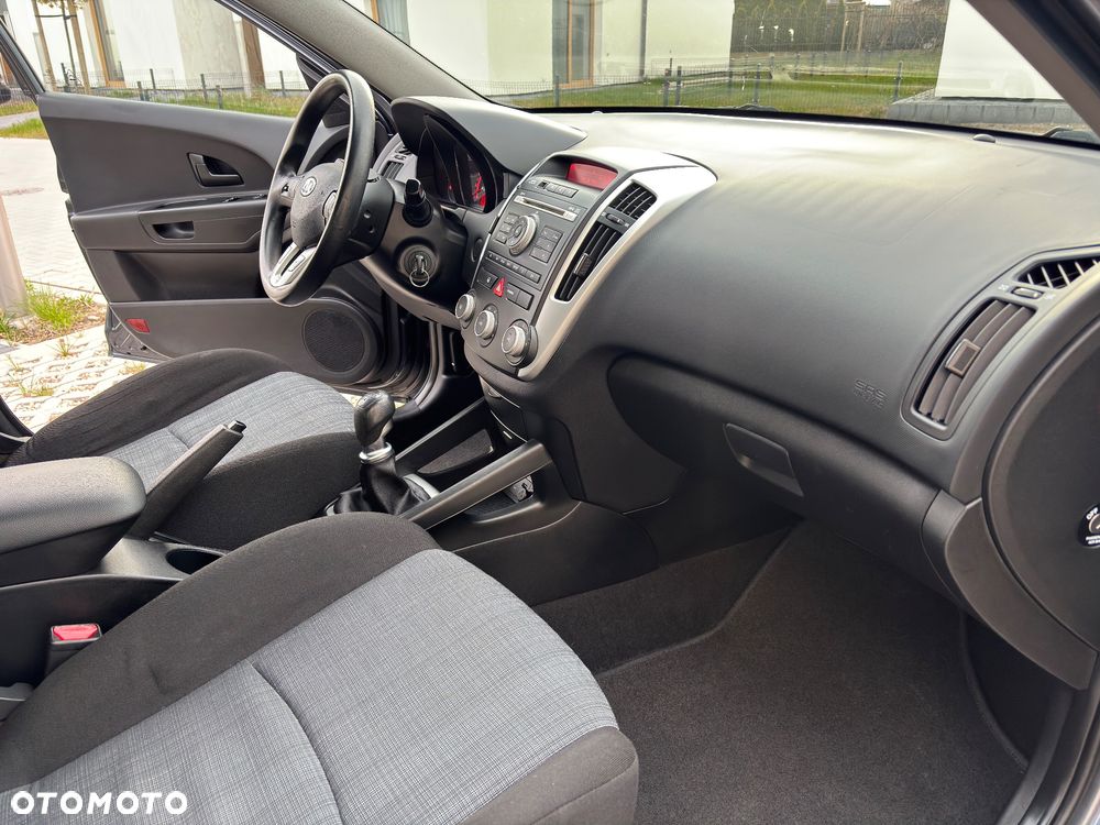 Kia Ceed 1.4 CVVT Spirit - 35