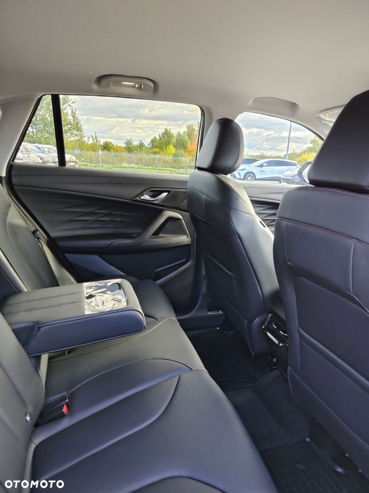 MG HS 1.5 T-GDI Exclusive DCT - 12