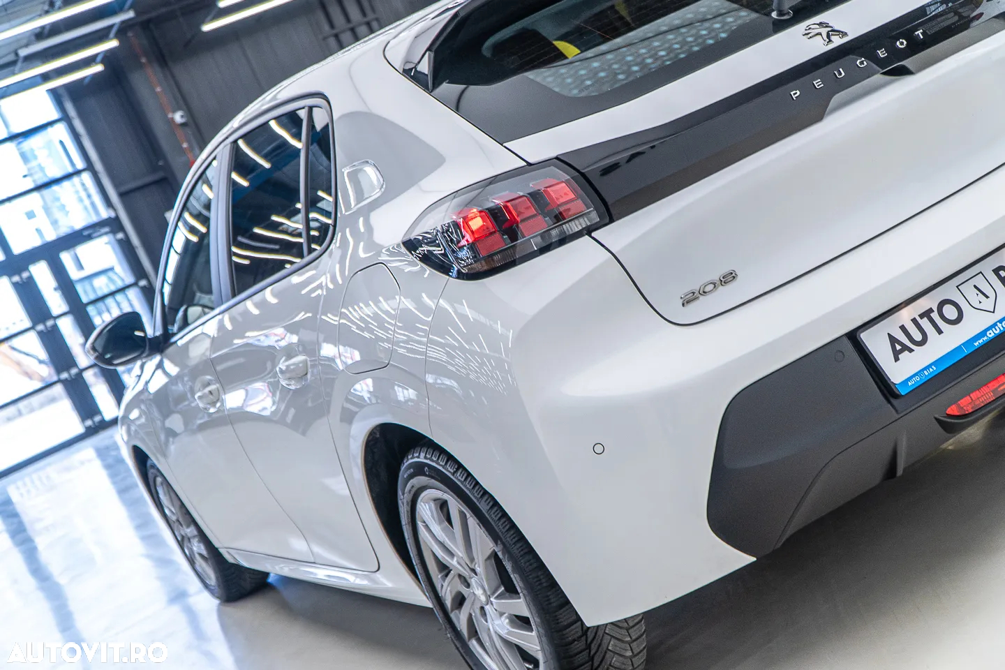 Peugeot 208 PureTech 75 Allure Pack - 32