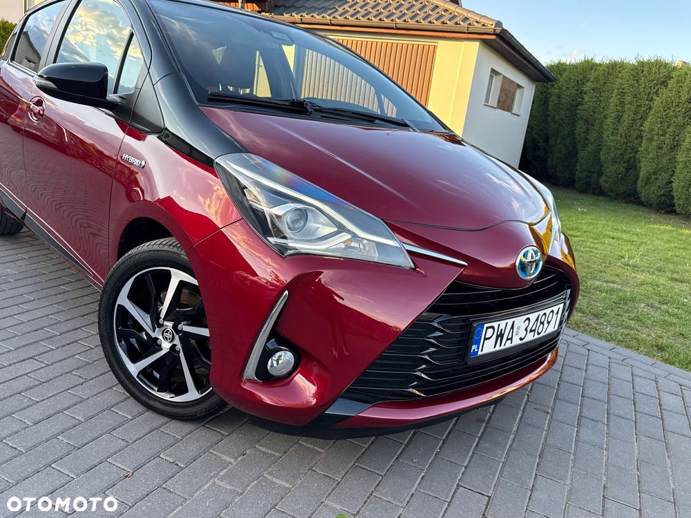 Toyota Yaris Hybrid 100 Selection Platinum - 35
