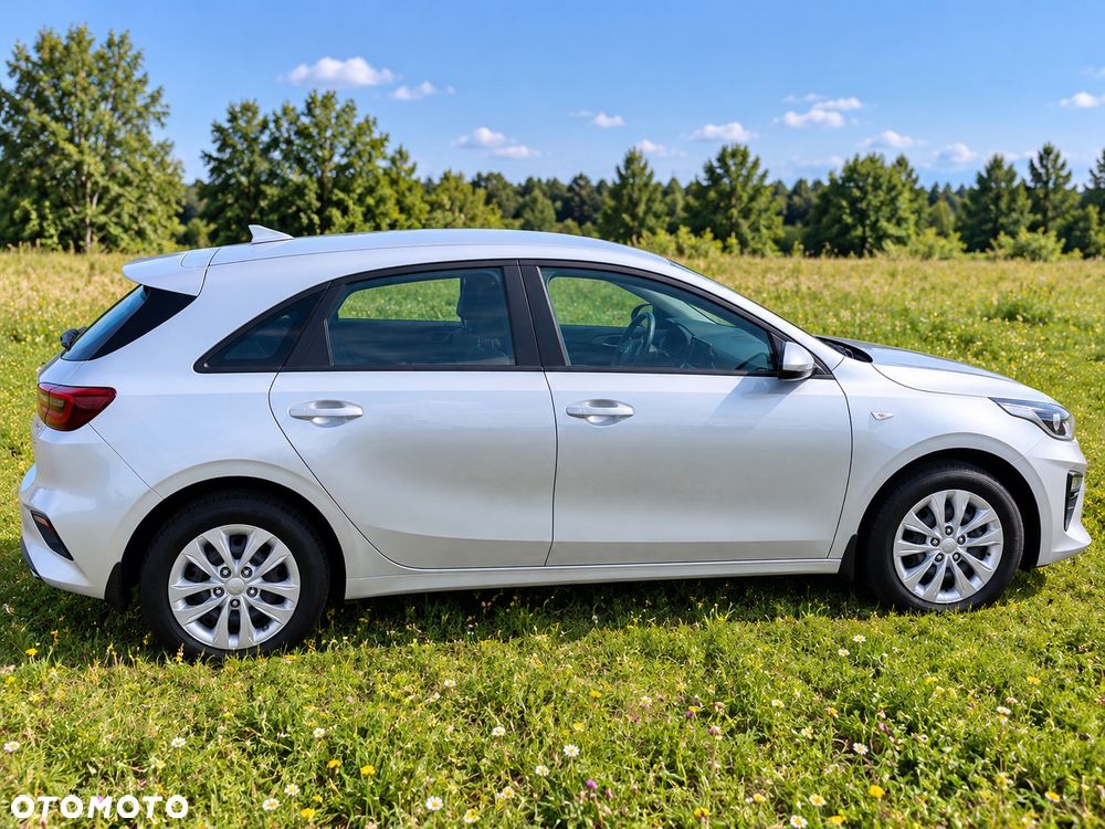 Kia Ceed 1.6 CRDi mHEV M - 4