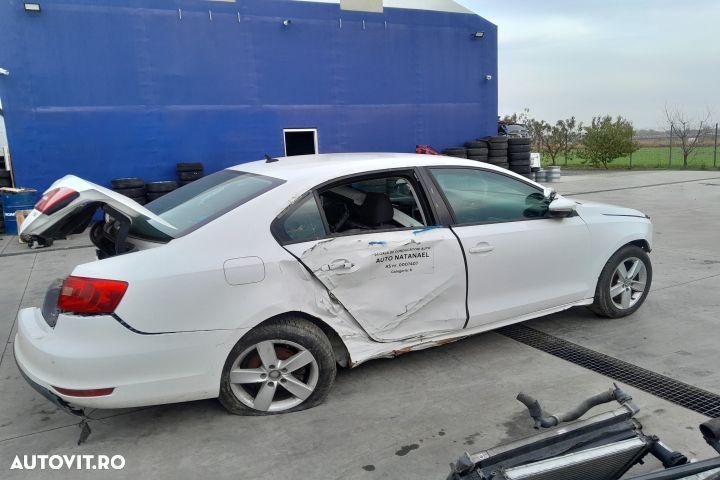 Broasca usa spate stanga 5K4839015R 5K4839015R Volkswagen VW Jetta 6 - 7