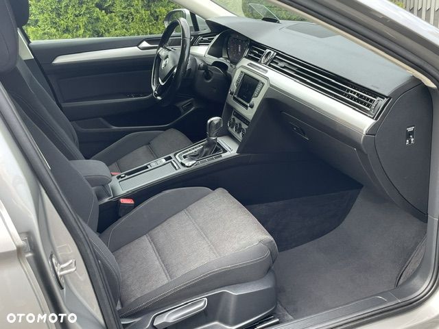 Volkswagen Passat 1.8 TSI (BlueMotion Technology) DSG Comfortline - 10