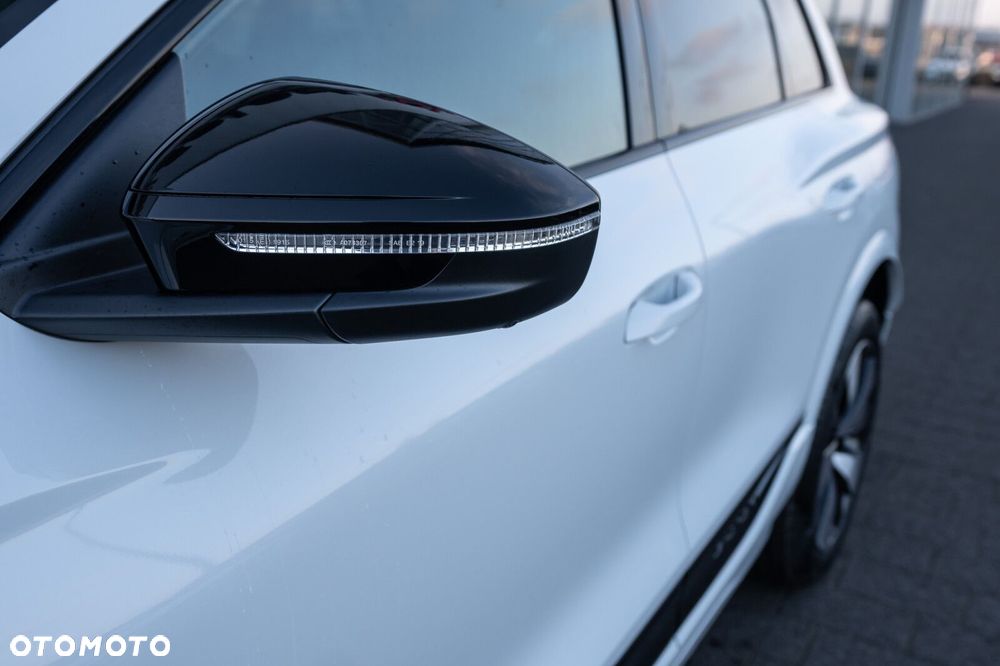 Audi Q6 e-tron - 8